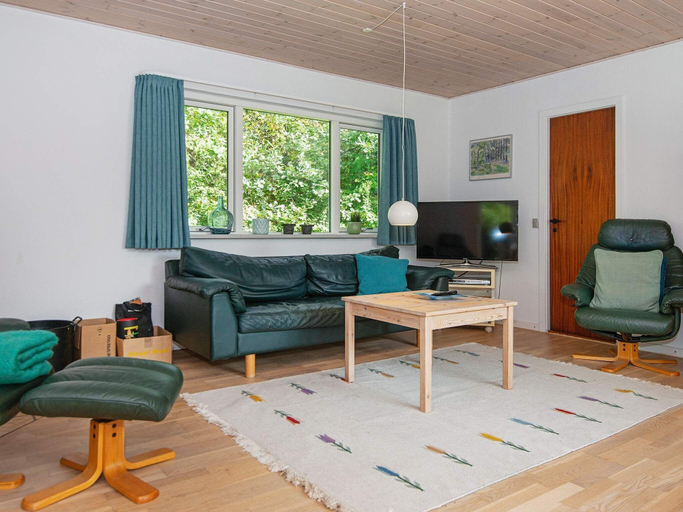 Others 3, Homely Holiday Home in Glesborg With Terrace, Norddjurs