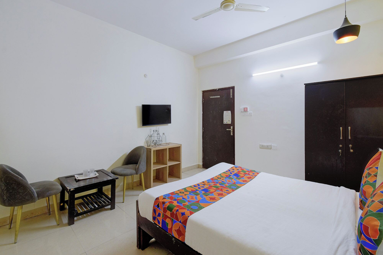 Room 4, FabHotel Grand Broholic Luxury Rooms JNTU, Ranga Reddy