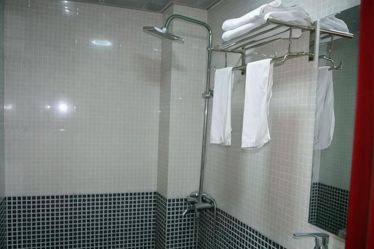 Bathroom, Shunda Business Inn, Xuancheng