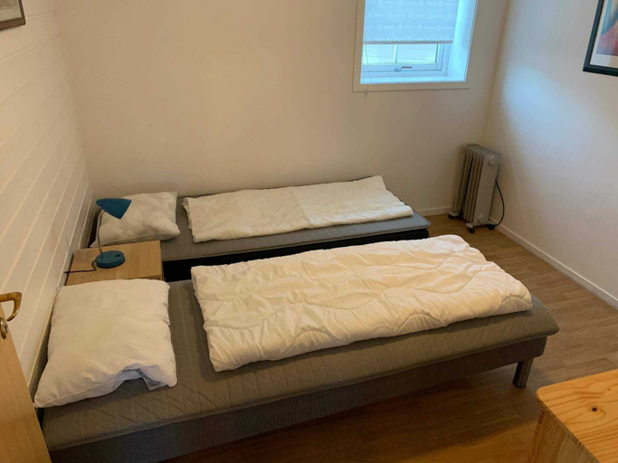 Bedroom 2, 4 Person Holiday Home in Tjellstø, Øygarden