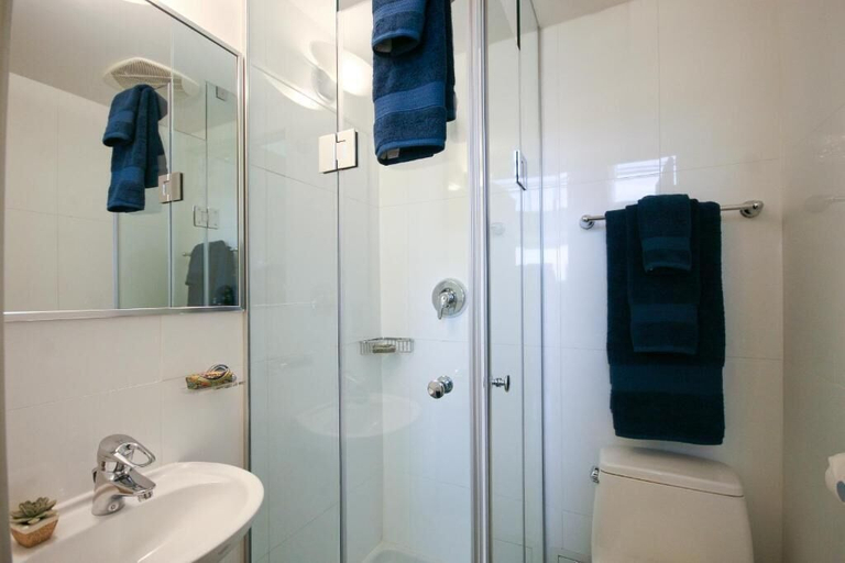 Bathroom 4, The Yonge Boutique Suites, Toronto