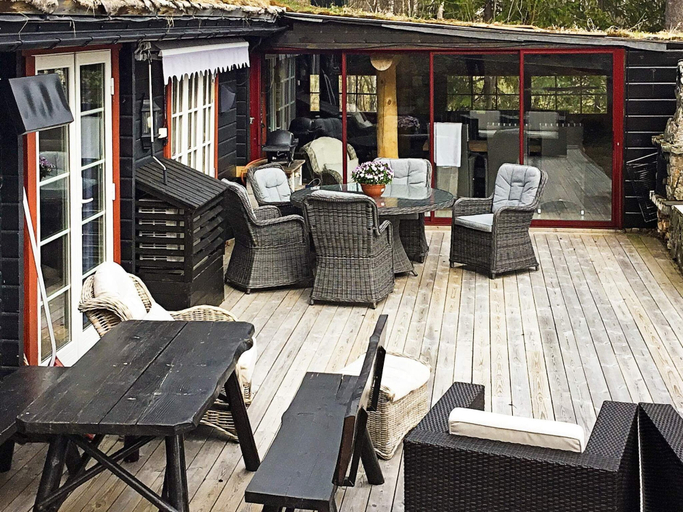 Food & Drinks 4, 6 Person Holiday Home in Lesjaskog, Lesja