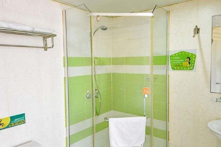 Bathroom 4, Meishang Hotel, Wuhan