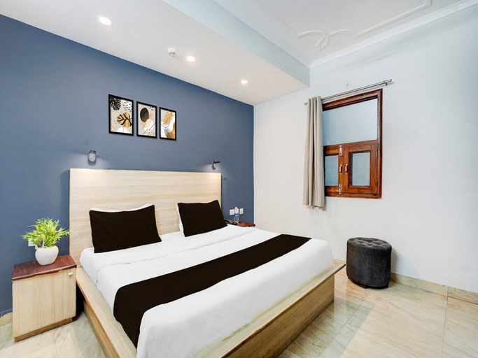Room 4, Super Collection O Sector 20 Noida, Gautam Buddha Nagar
