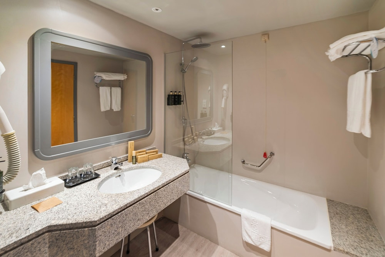 Bathroom, Melia Castelo Branco, Castelo Branco