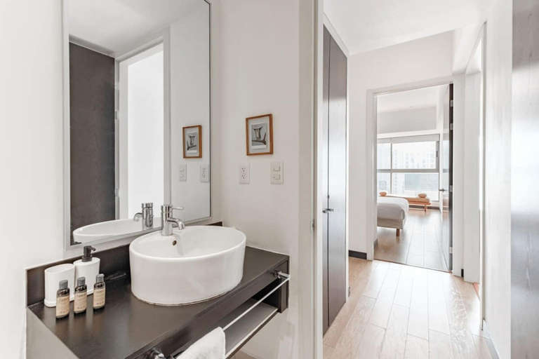 Room 3, White Elephant - Modern 3 BR Apt in Polanco, Mexico City