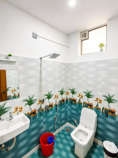 Bathroom 2, Santa Maria Hostel Kovalam, Thiruvananthapuram