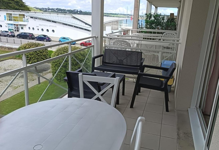 Others 4, Superbe appartement en face de la plage avec piscine sauna et petite vue mer, Finistère