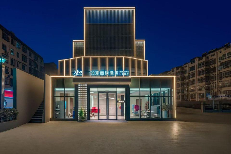 Exterior & Views