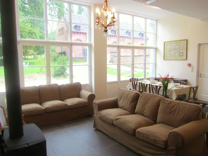 Others 4, Cozy Holiday Home in Gembloux With Gym, Namur