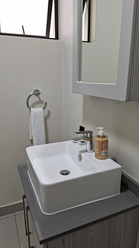 Bathroom 2, Green Paradise Luxury Apartment, City of Johannesburg
