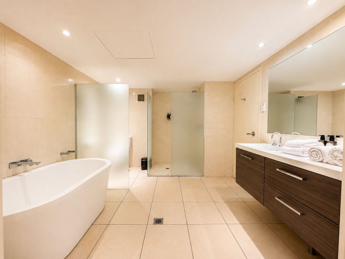 Bathroom 5, Club Tropical Resort Port Douglas, Douglas