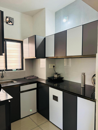 Others 5, Golden Heights Apartments, Thiruvananthapuram