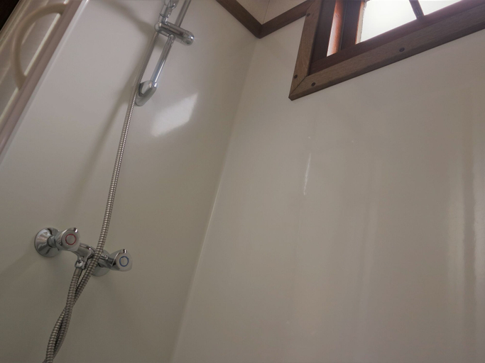Bathroom 3, Relaxing Holiday Home in Hulshorst With Terrace, Harderwijk