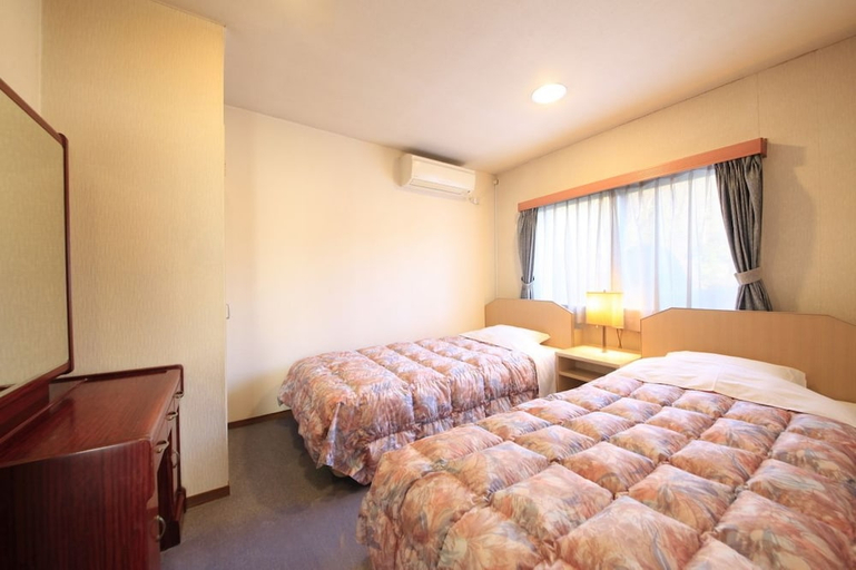 Bedroom 2, Izu Ippeki lake lakeside terrace, Itō
