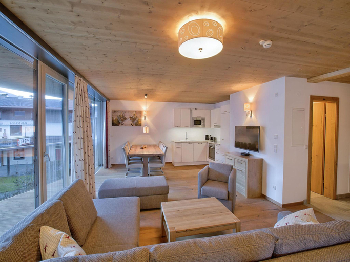 4, Modern apartment with balcony and access to sauna, Zell am See