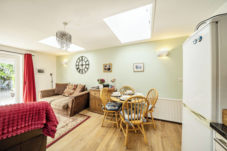 Others 5, Cozy Lodge Sleeps 4 in Barton-upon-humber, North Lincolnshire