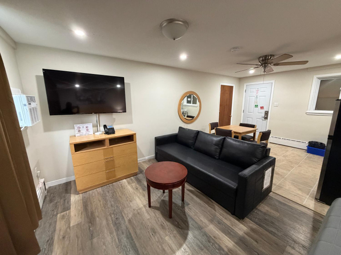 Others 4, Perth Plaza Inn & Suites, Lanark