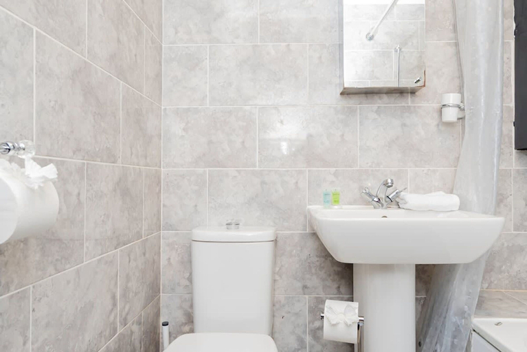Room 4, Free Parking 1 Bedroom Flat Sleeps 4 Abingdon, Oxfordshire