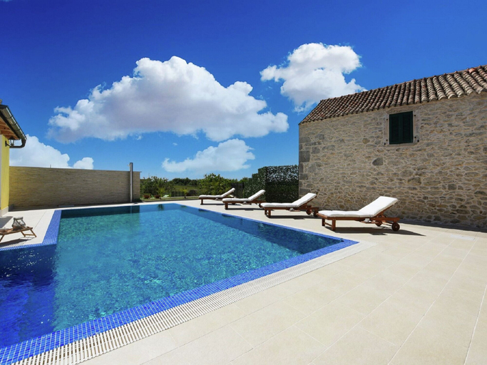 Others 3, Gorgeous Dalmatian Stone House With Large Terrace, Garden and Private Pool, Poličnik