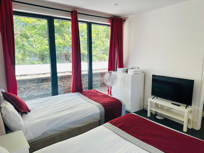 Bedroom 2, London Regency Apartment King's Cross, London