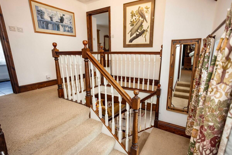 5, Hall House  3 Bedroom House St Florence, Pembrokeshire