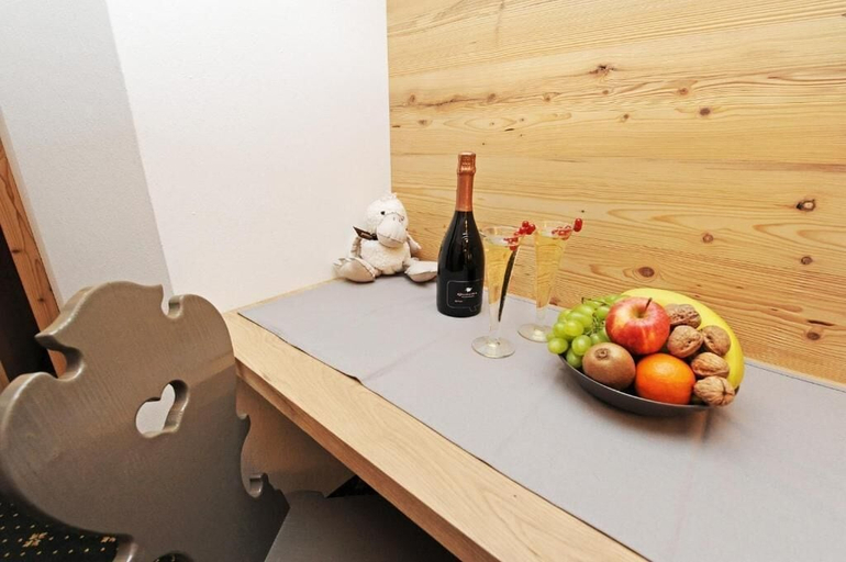 Room 4, Hotel Maria, Bolzano