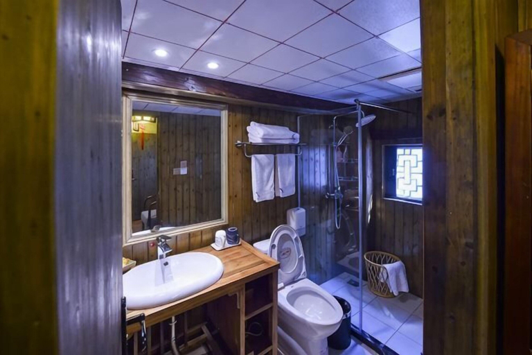 Bathroom 4, Banshan Xianke Inn, Huangshan