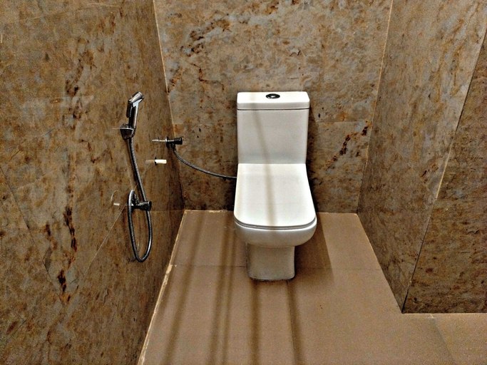 Bathroom 2, Hotel Vrindavan Paradise & Resort, Mathura