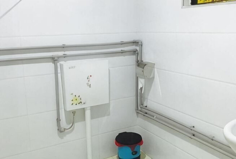 Bathroom 3, Longji Terrace Chunyuge Inn, Guilin