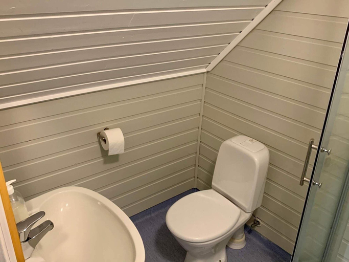 Bathroom 4, 5 Person Holiday Home in Tjellstø, Øygarden