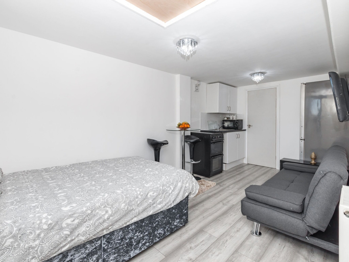 Others 2, Simplistic Apartment in Croydon near Wandle Park, London