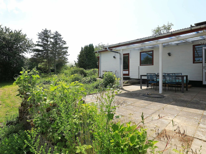 Others 4, Spacious Holiday Home in Syddanmark With Garden, Kerteminde