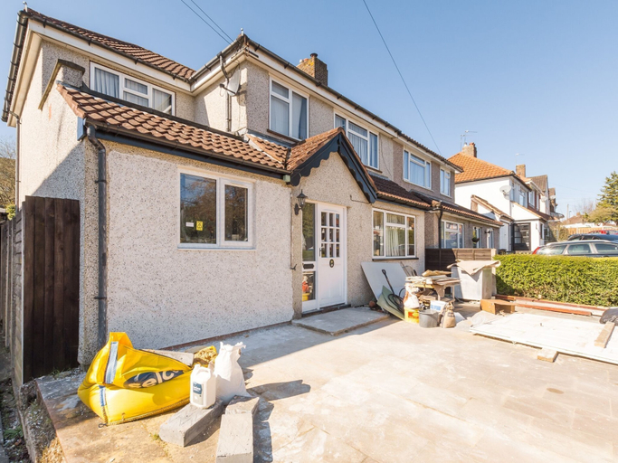 Others 3, Simplistic Apartment in Croydon near Wandle Park, London