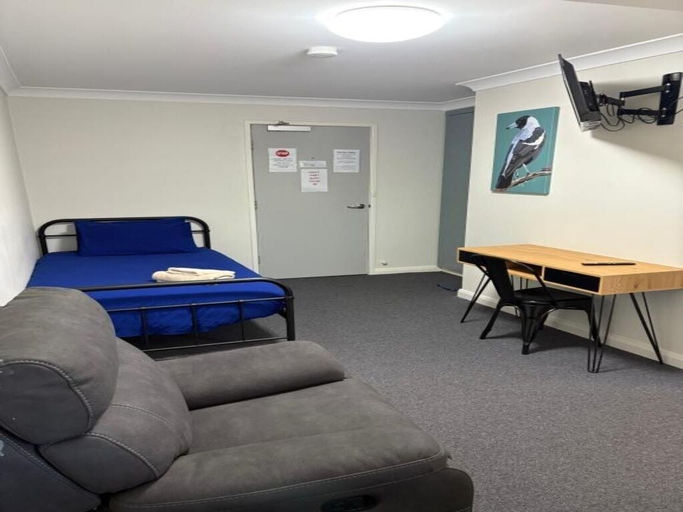 Room 3, Brook village, Muswellbrook