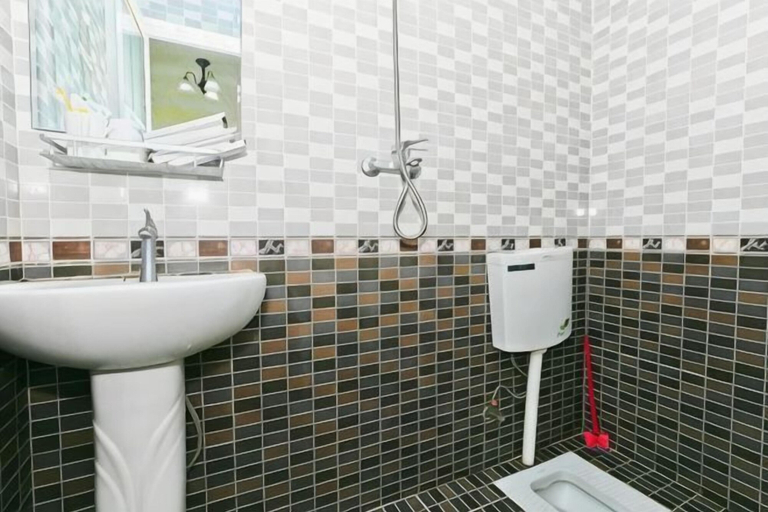 Bathroom 3, Yehai Fengqingju Hotel, Sanya