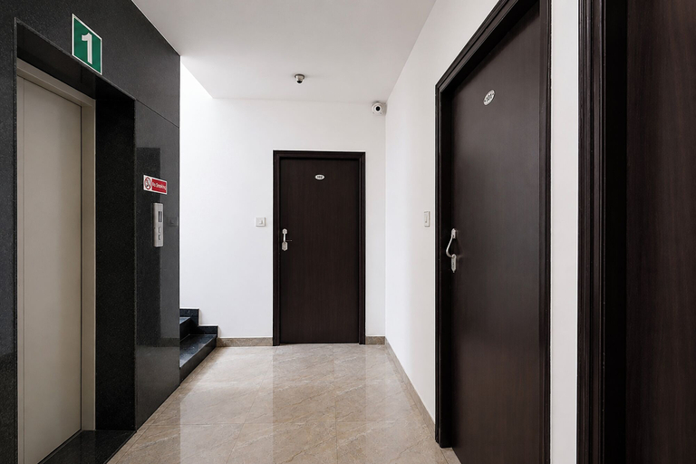 Elevator 5, Fabhotel Move Inn, Bangalore