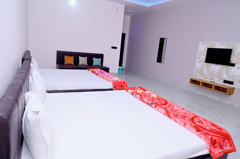 Room 5, Laxminarayan Hotel, Dhar