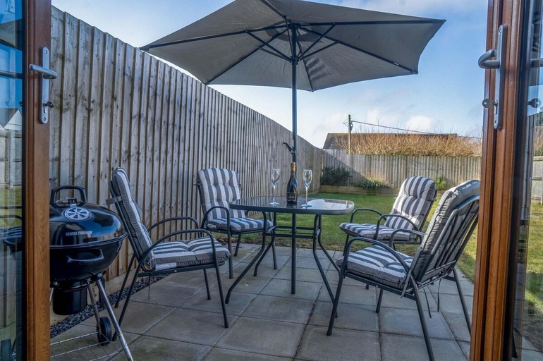 Others 5, Johnnys Cove - 2 Bedroom House - New Hedges, Pembrokeshire