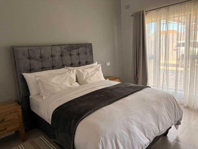 Room 4, One bedroom modern apartment in Fomona - 2386, Bulawayo