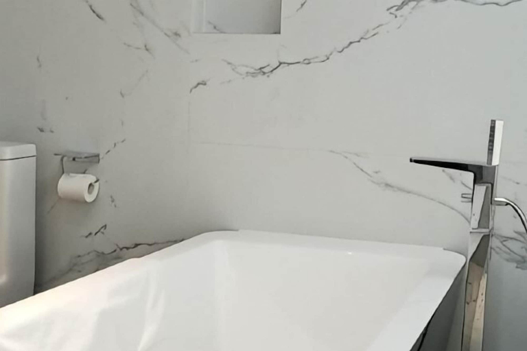 Bathroom 4, 520 Seaview Hotel, Sihanoukville