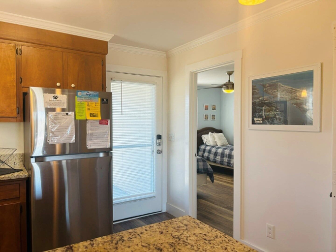 Interior 5, Plan Beach 2 Bedroom Home by RedAwning, Brunswick