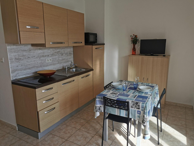 Private kitchen 4, Corsica Apartment With Terrace & Pool, Haute-Corse