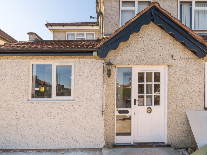 Others 5, Simplistic Apartment in Croydon near Wandle Park, London