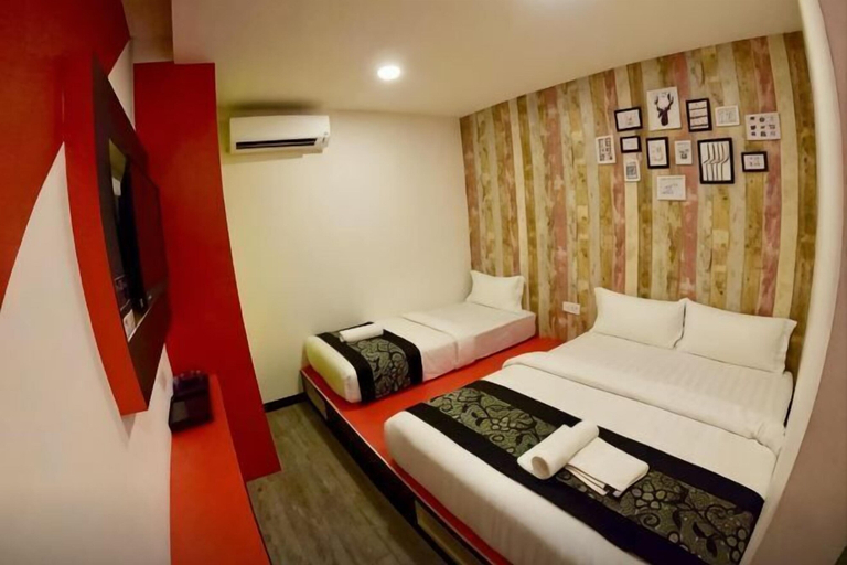 Bedroom 5, Mango Inn, Semporna