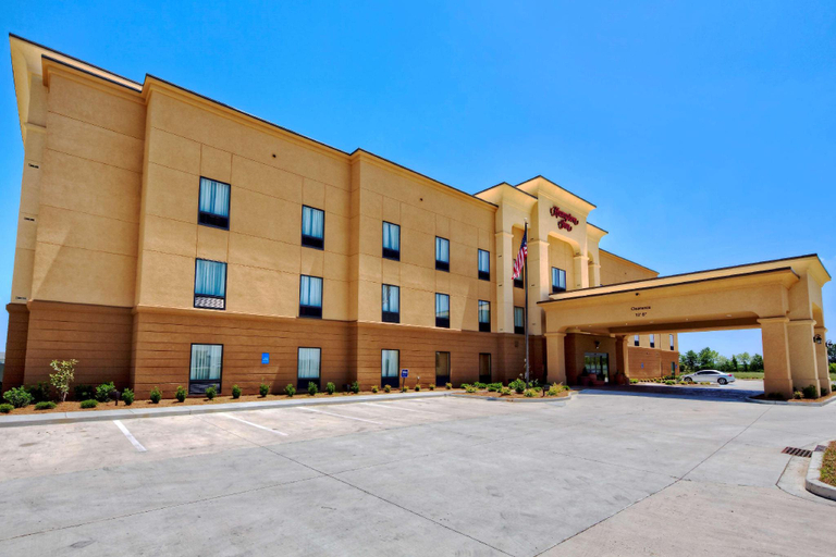 Exterior & Views 1, Hampton Inn Indianola, MS, Sunflower
