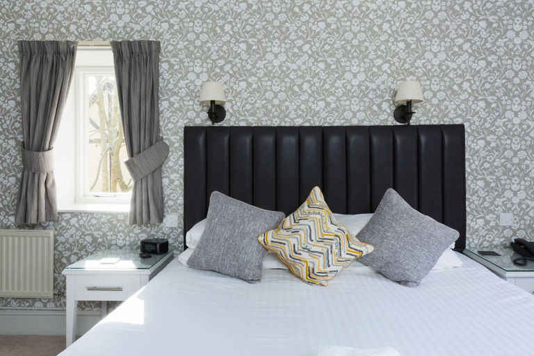 Bedroom 2, The Dog & Bear Hotel, Kent