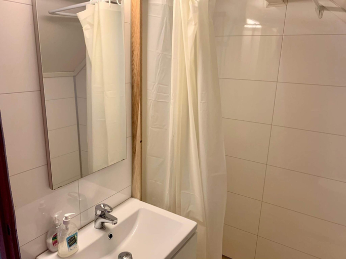 Bathroom 4, 5 Person Holiday Home in Tjellstø, Øygarden