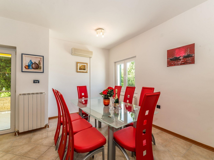 Others 3, Charming Spacious Villa Ana With Private Pool, Poličnik