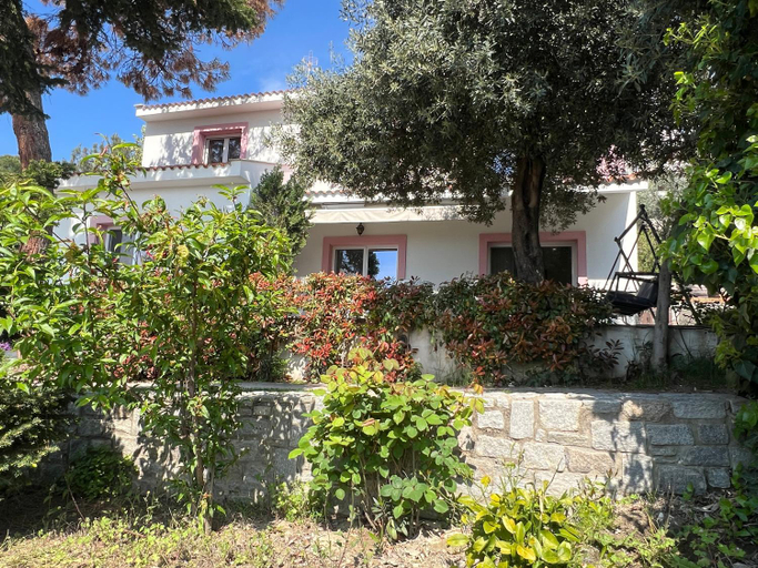 Others 2, Villa Eleonas, East Macedonia and Thrace